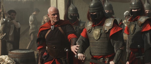 The Kah'Nath Commander (Richard Zeman) and his troops